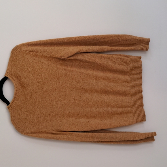 GAP Sweater - Picture 3 of 5